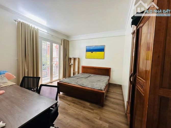 Bán nhà phân lô Trịnh Đình Cửu, ô tô đỗ cửa DT: 100m2 x 4,5 tầng, MT : 5,6m chào; 20,5 tỷ - 2