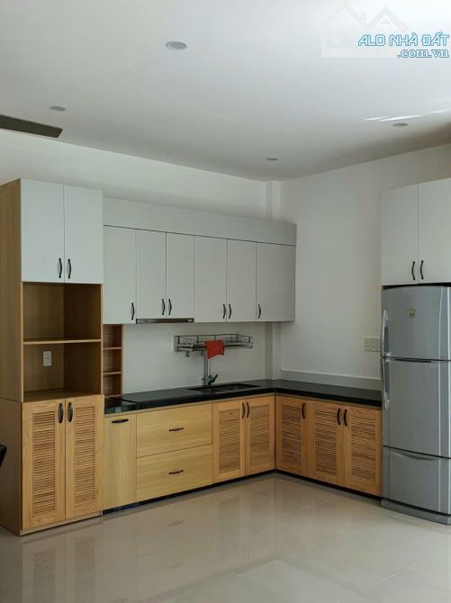 Bán nhà hẻm Quốc Tuấn cách đường Lê Hồng Phong 30m giá 5 tỷ 700 triệu - 2