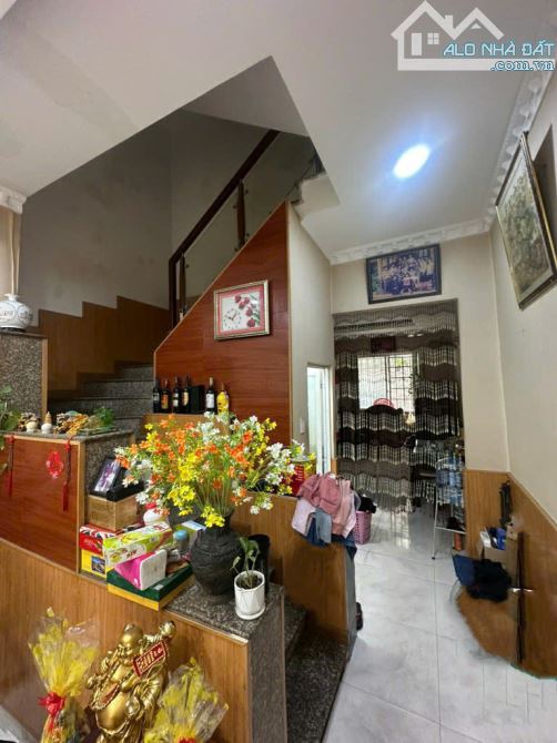 NHÀ 3 TẦNG - HẺM ÔTÔ - KHU PHÂN LÔ SỔ VUÔNG 82 M2. - 2
