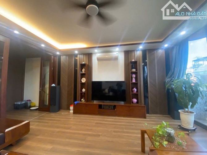 BÁN NHÀ PHÂN LÔ TRUNG KÍNH, LÔ GÓC, ÔTÔ TRÁNH, VỈA HÈ KINH DOANH, DT 61M2 NHỈNH  21 TỶ - 2