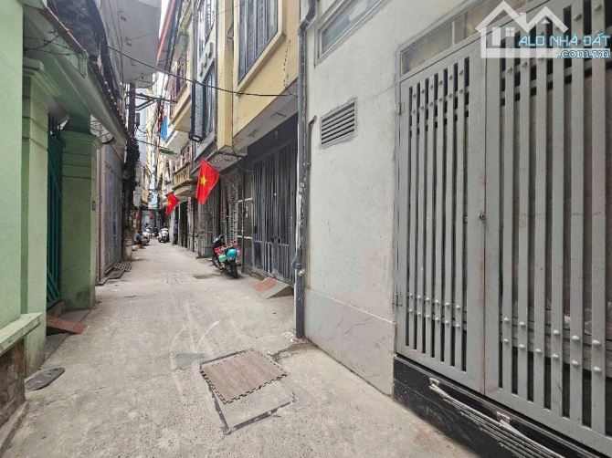 DÂN XÂY QUAN NHÂN – LÔ GÓC – ÔTÔ - KD – 80M² – 5 TẦNG – 33.5 TỶ (ECG305042) - 2