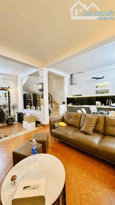 🏡 BÁN NHÀ HÀNG KHÔNG NGUYỄN SƠN Ô TÔ VÀO NHÀ – NHÀ ĐẸP FULL NỘI THẤT – SỔ VUÔNG - 2
