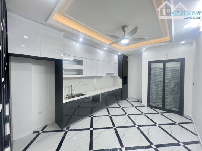 SIÊU PHẨM NHÀ 6 TẦNG  GARA Ô TÔ  THANG MÁY  Ở CỰC SƯỚNG - 2