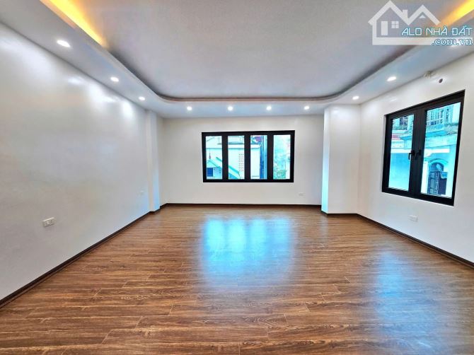 BÁN NHÀ PHÂN LÔ ĐỘI NHÂN, BA ĐÌNH - 43M² x 7T THANG MÁY - MT RỘNG - GARA Ô TÔ - KINH DOANH - 2