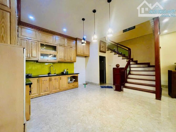 💥💥💥 BÁN GẤP CĂN BIỆT THỰ TRUNG TÂM PHỐ HOÀNG NHƯ TIẾP - GẦN BỆNH VIỆN TÂM ANH - 2