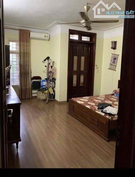 Cho thuê nhà nguyên căn tại KĐT Văn Khê, Tố Hữu, Hà Đông. DT 120m x 3 tầng, giá 36tr - 2