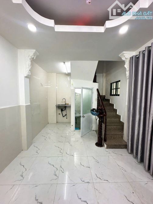 Nhà đường số - 4 tầng - Ngang 5.5 dài 3.5 - Hẻm 4m - khánh Hội Q4 - 2
