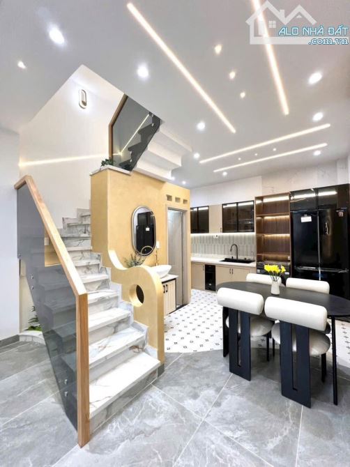 Bán nhà ngay chợ Tân Sơn, ngang 4,1m, hẻm ô tô, full nội thất, chỉ 4 tỷ 99 - 2