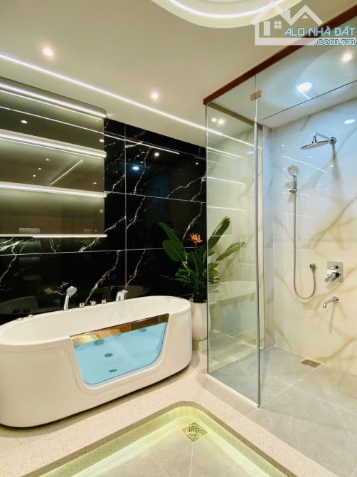 🏠Siêu Phẩm Hẻm Thông 6M💎Vị trí: Phan Huy Ích, P15💎4X15M 4 Lầu 3PN 3WC💵9,9 Tỷ - 24