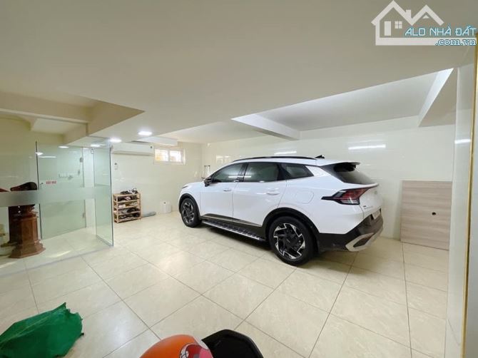HẠ 5 TỶ CÒN 53 TỶ! TÒA NHÀ 8T - KĐT THÀNH PHỐ GIAO LƯU, VỊ TRÍ TT ĐẮC ĐỊA, 134M2, MT8M. - 2
