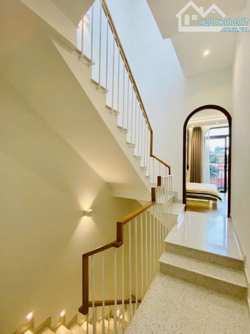 🏠Siêu Phẩm Hẻm Thông 6M💎Vị trí: Phan Huy Ích, P15💎4X15M 4 Lầu 3PN 3WC💵9,9 Tỷ - 31