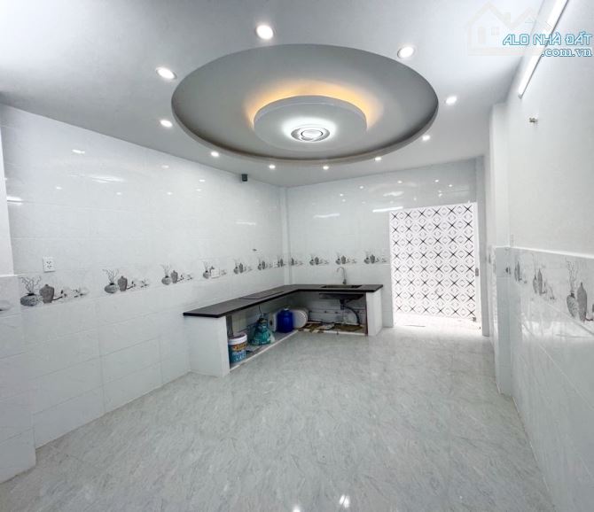 TRẦN THỦ ĐỘ-TÂN PHÚ, 4M X 15M, 3TẦNG, HXH, GẦN AEON MALL,TÂN PHÚ GIÁP TÂN BÌNH, CHỈ 6.X TỶ - 3