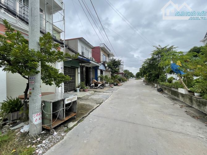 Bán đất mặt đường đôi giáp lưng dải cây xanh view hồ - 3