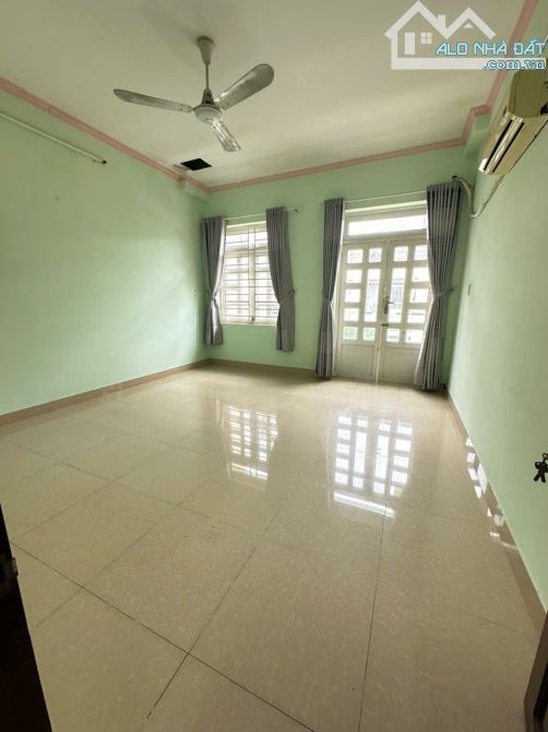 6.8 Tỷ, Bán Gấp Nhà Gần Mặt Tiền, Ngã 4 Âu Cơ,P.10 Tân Bình 78m2 Ngang 4m , 4 Tầng, Hẻm 4m - 3
