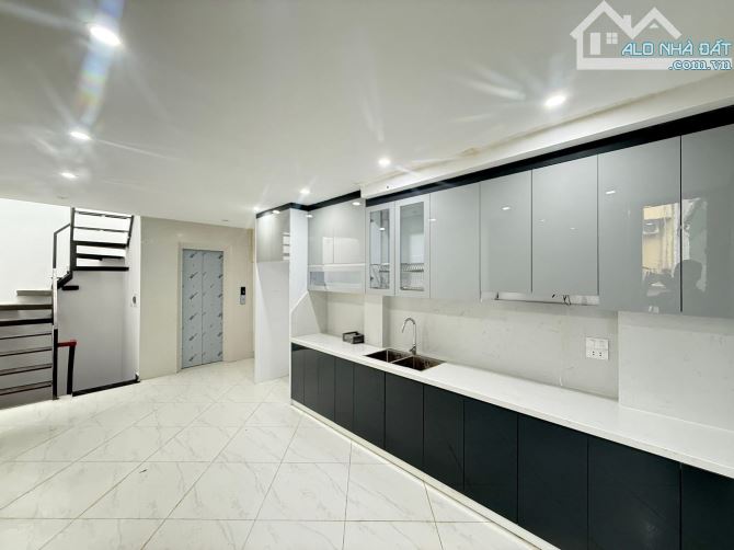 Vũ Ngọc Phan, 33m, Nhà xây mới full nội thất, Thang máy, Ngõ ba gác thông, Tiện ích đầy đủ - 3