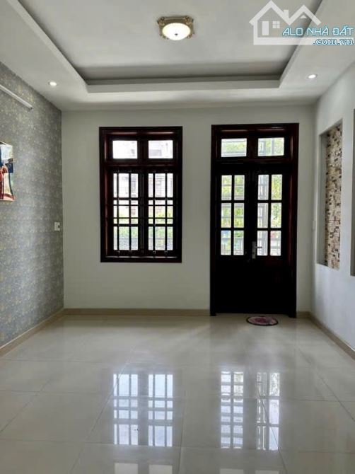 Mặt tiền Nguyễn Văn Quá - Ngay Song hành - Trường Chinh - 98m2 - 4 tầng - 25tr/tháng - 3
