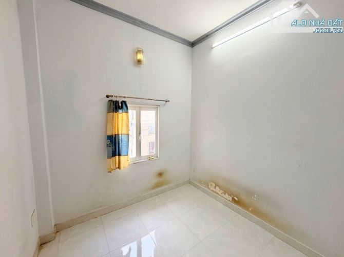 Vị trí đẹp , nhà lô góc Lý Chính Thắng quận 3 - 3