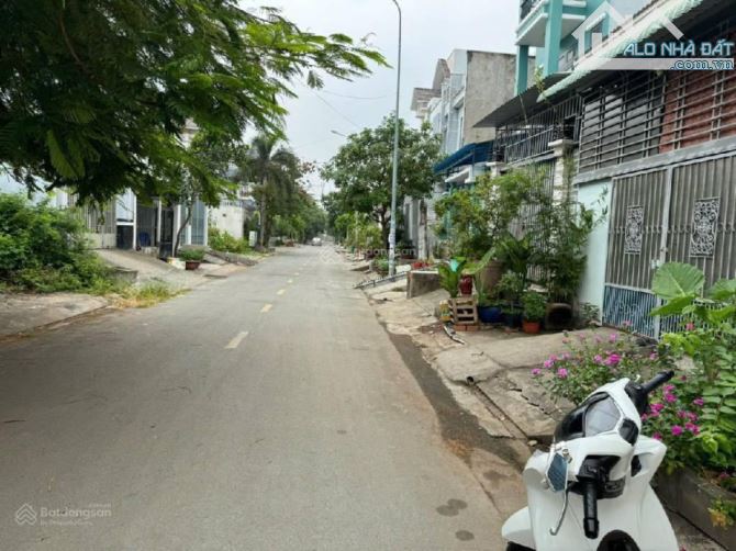 BÁN NHÀ MẶT TIỀN KINH DOANH, 3 TẦNG (5X20M), NHỈNH 6 TỶ, GIÁP QUẬN 8, KDC ĐỒNG BỘ, CẠNH - 3