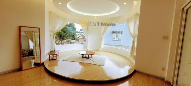 Bán Villa Mặt tiền đường Đông Tĩnh, Phường 8, Đà Lạt cách Hồ Xuân Hương chỉ 2km - 3