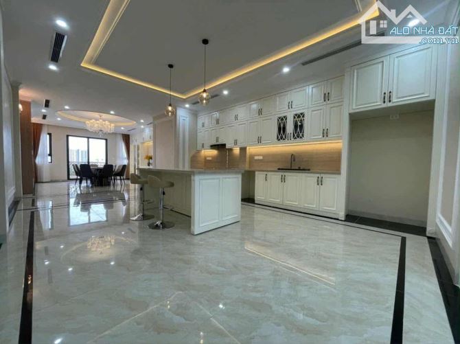 CỰC PHẨM 918 PHÚC ĐỒNG – LONG BIÊN🔥 🏡 90m² – 7T – Gara 4 Ôtô – Thang Máy – Full Nội Thất - 3