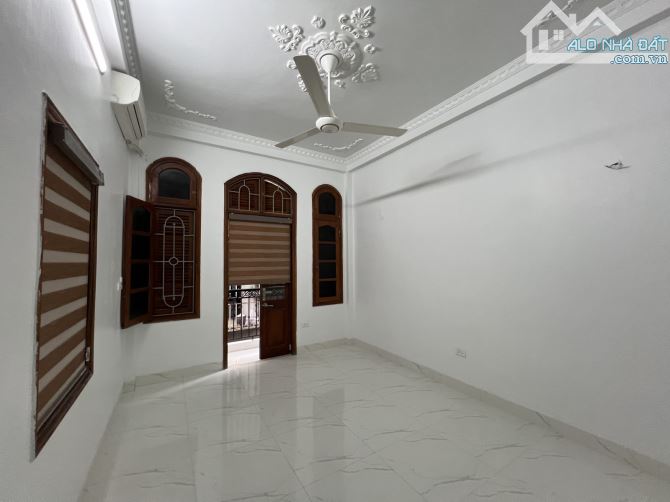 Bán nhà Xuân Thủy 42m 4 tầng mt3.5m giá chỉ 15.6 tỷ - 3