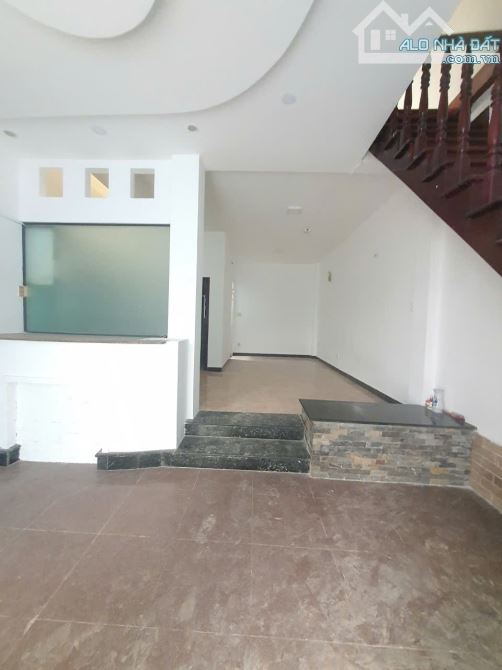Cho thuê nhà hxh 6m kinh doanh vườn lài (5 x 12m), nhà 1 lầu, 2pn 2wc, giá 12tr - 3