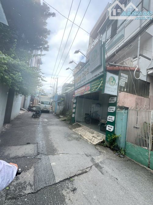Bán nhà đường Nguyễn Kiệm DT ngang 4,1m dài 15m Phường 3 gần Bệnh Viện 175,công viên Gia Đ - 3