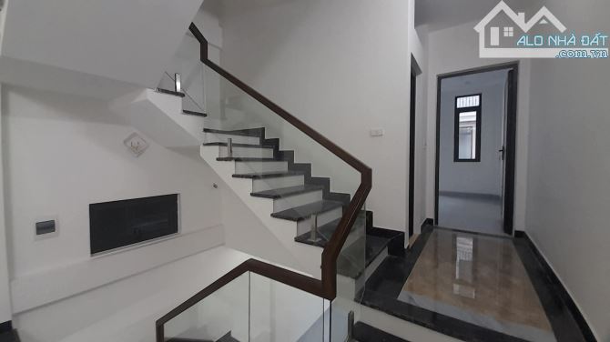 💥Bán nhà 5 tầng , thang máy tại Tôn Đức thắng  👉Vị trí ngay Cầu an dương 1  Đường ô tô t - 3