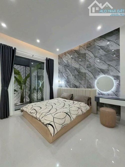 BÁN NHÀ 1 TRỆT 1 LẦU  SỔ RIÊNG THỔ CƯ CHƯA ĐẾN 2 TỶ - 3