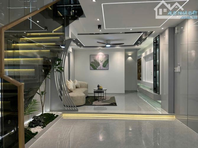 NHÀ ĐẸP MỚI XÂY Ở NGAY- HẺM XE HƠI PHAN HUY ÍCH,P15,TB- FULL NỘI THẤT CAO CẤP- CHỈ 9TỶ - 3