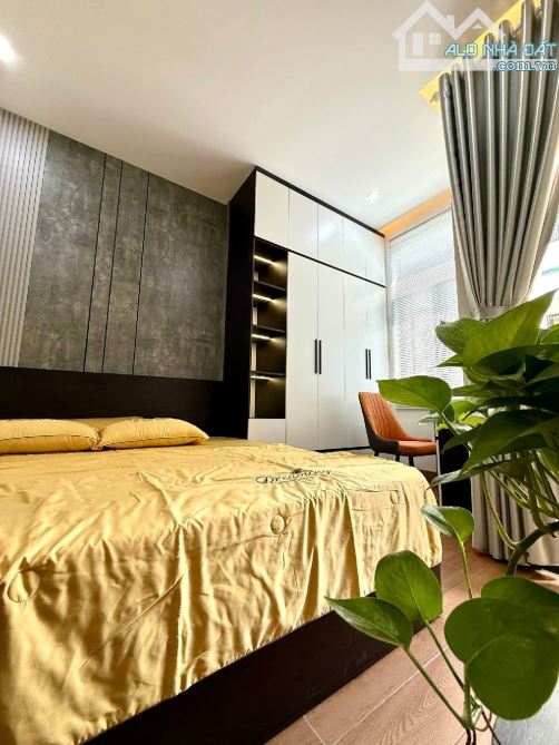Bán nhà 3 Tầng Mới full nội thất - lô góc kiệt oto hiếm có đường Hoàng Diệu - 3