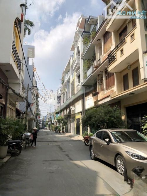 Bán Nhà Bình Thạnh Hẻm 8M Phan Văn Trị 3 Tầng - 4x15M Gần ĐH Văn Lang chỉ 10.7 Tỷ TL - 3