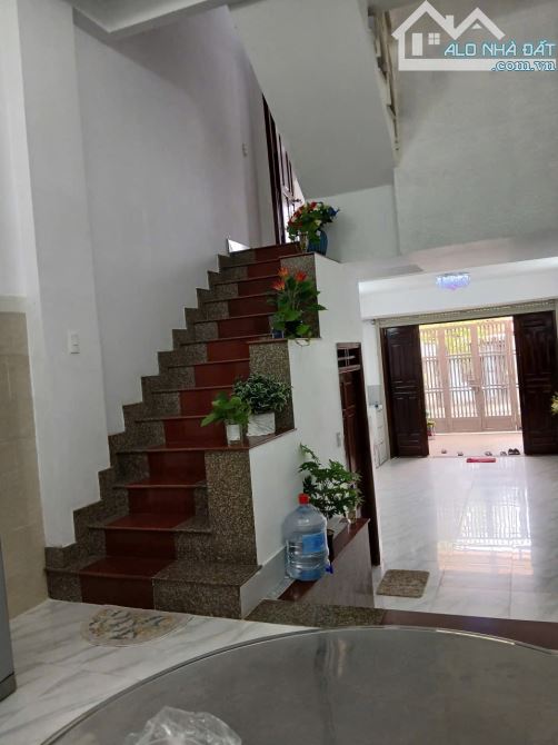 Nhà đẹp 3 Tầng, Trung Mỹ Tây 03 DT 4x17m Giá 6,5 tỷ còn TL: - 3