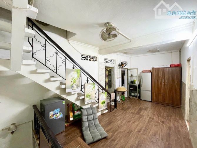 bán nhà Mặt Phố Hoa Lư ( Đại Cồ Việt ) Hai Bà Trưng , 3 Mặt tiền, VỈa hè, Kinh doanh DT 50 - 3