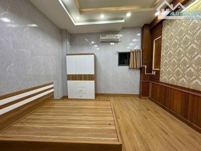 Dòng tiền 45tr/tháng, Tân Bình, 1 trệt 3 lầu, 7 phòng ngủ, 4x14m vuông, chỉ 7.7 tỷ - 3
