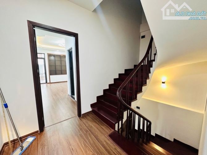 Bán nhà phân lô, ô tô, ngõ thông, dân xây đẹp tại  Cầu giấy 64m 5 tầng mt rộng 21.4 tỉ - 3