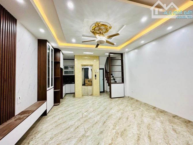 CHÀO BÁN NHÀ TỨ LIÊN, TYÂ HỒ ,5T THANG MÁY 9 TY - 3