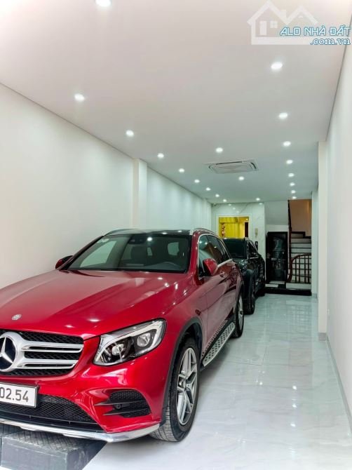 Bán nhà mặt phố Giáp Bát, 6 tầng kinh doanh, ô tô, DT 55m2, giá 23.5 tỷ - 3