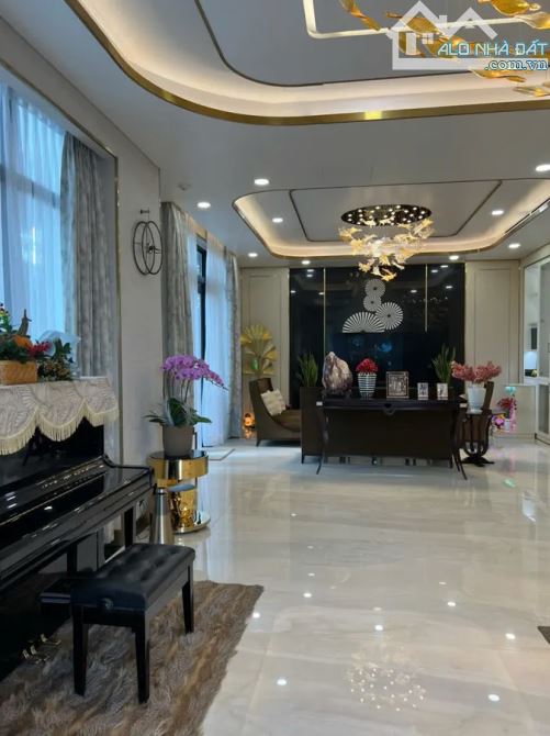 Bán biệt thự Vinhomes Central Park - Căn góc 275m2 gồm 3 tầng - 3