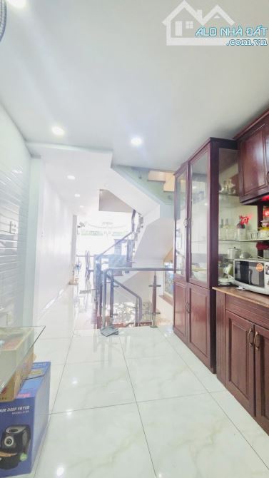 QUẬN 5 - 2 MẶT HẺM - CÁCH MẶT TIỀN 15M - 5 TẦNG 5PN - TẶNG FULL NỘI THẤT - GIÁ CHỈ 9 TỶ TL - 3