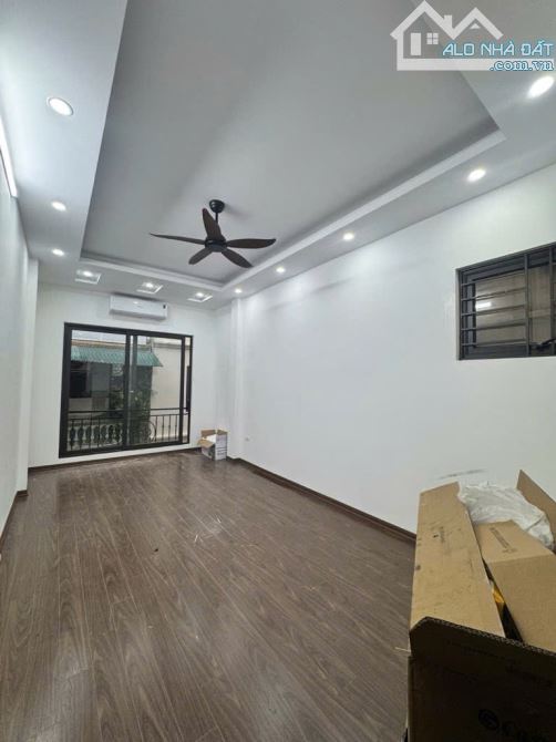 VĂN MIẾU-46M 👉🏿 -mặt NGõ - Phân Lô - Ô TÔ Đỗ CửA - Lô GóC 3 Thoáng,TM.nhà mới full đồ. - 3