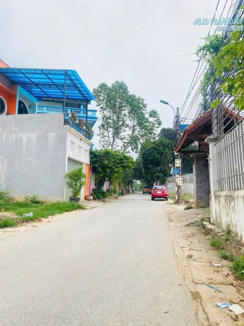 Bán đất trục chính Làng Bầu, Liên Bảo. DT 92.5m2. Giá 2.8 tỷ - 3