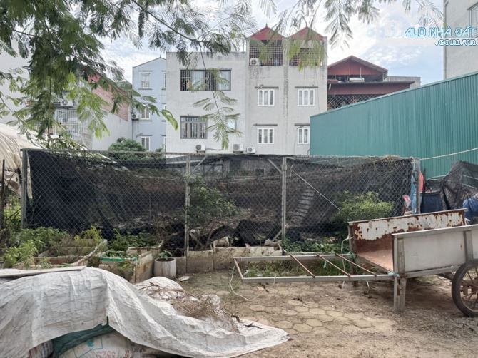 Chính Chủ bán 34,2m2 đất TĐC Trâu Quỳ, Xã Gia Lâm - Vị trí đẹp, đường 11m, xung quanh bạt - 3
