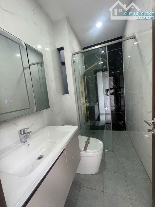Bán nhà 1 Trệt 1 Lầu,đường nhựa 2 xe hơi,SHR hoàn công,gần Cầu Hang - 3