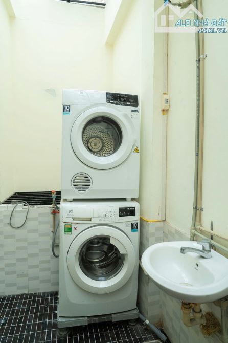 Cho thuê nhà 3 tầng full đồ, Phố Trạm, Long Biên - 43m²- 2.5 ngủ - 10 triệu/tháng ​📌 Vị t - 3