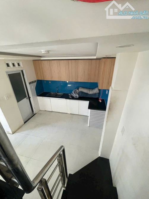 Bán CHDV Đ. Nguyễn Ảnh Thủ HT DT 260m2 10P giá nhỉnh 7 tỷ - 3