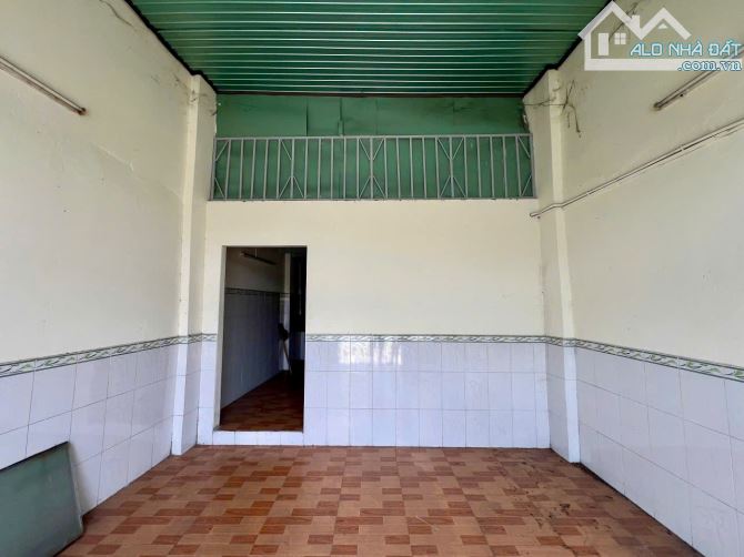 Bán nhà cấp 4 có gác mặt tiền quốc lộ 22 xã Phước Hiệp. DT 70m2. Giá 1 tỷ 300 triệu có bớt - 3
