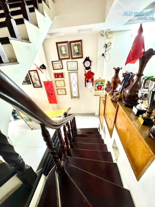 Bán nhà Lê Văn Sỹ Quận 3, 5 Tầng, gần Hxh, hẻm thông, 49m2, nở hậu 4m, Ở/cho thuê, 7.8 tỷ - 3