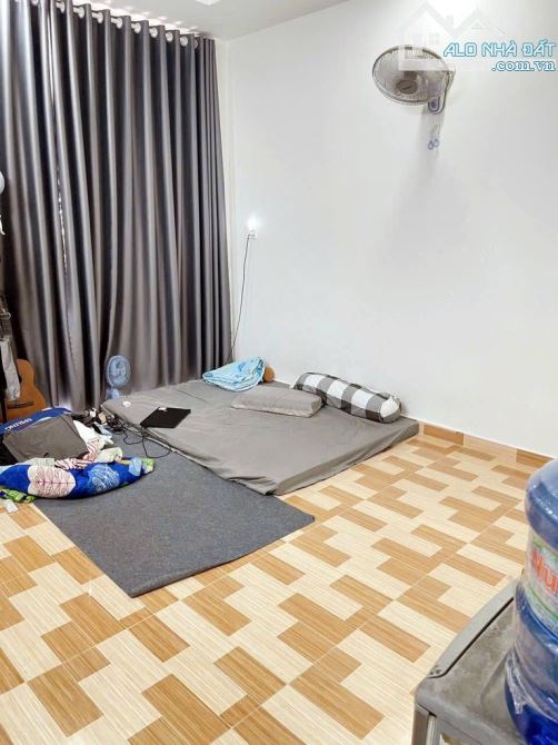 Bán nhà 3 mặt tiền đường oto Tránh nhau dt 65m2 -4Lau -4pn phạm văn chiêu - 3