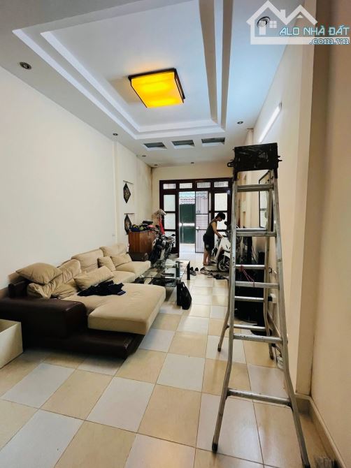 Có 102! Nhà đẹp Khương Đình dân xây, ngõ 3m, ngõ thông, cách phố 50m. 47mx4T. Chỉ 7,8 tỷ - 3